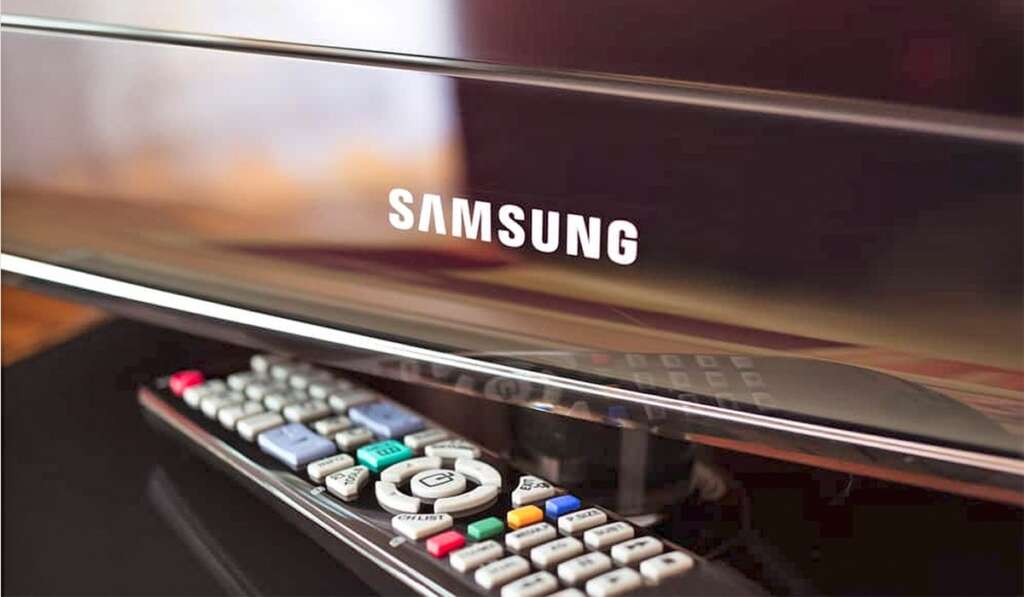 Samsung TV logo and a remote